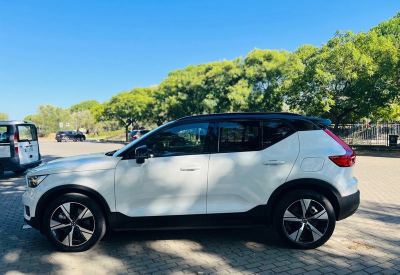 Volvo XC40 • 2021 • 48,476 km 3