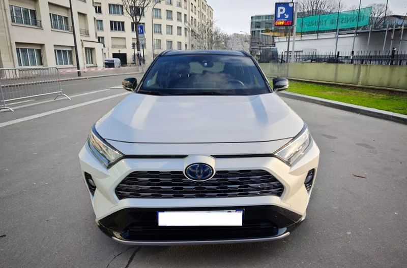 Toyota RAV4 Hybrid • 2019 • 97,000 km 1