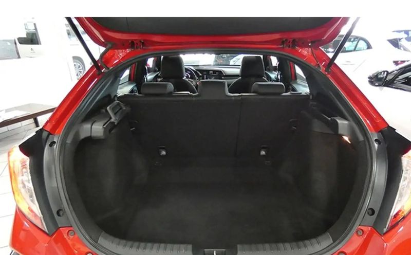 Honda Civic • 2020 • 86,407 km 12