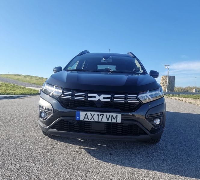 Dacia Duster • 2023 • 68,900 km 2