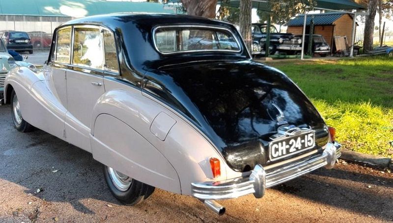 Volkswagen e-Golf • 1980 • 60,000 km 2