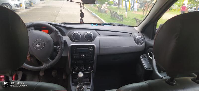 Renault Logan • 2014 • 10,128 km 2