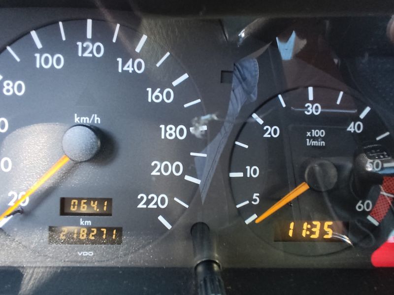 Mercedes-Benz C-Class • 1996 • 218,000 km 6