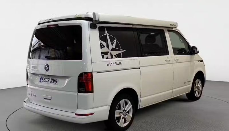 Volkswagen California • 2023 • 28,109 km 4