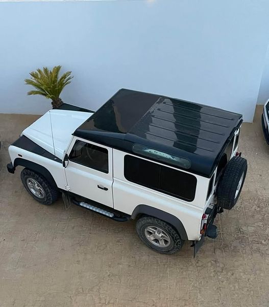 Land Rover Defender • 2005 • 79,000 km 4