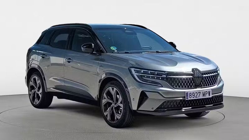 Renault Kadjar • 2024 • 2,069 km 3