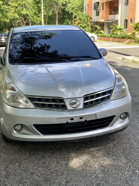 Nissan Tiida • 2011 • 133,000 km 9