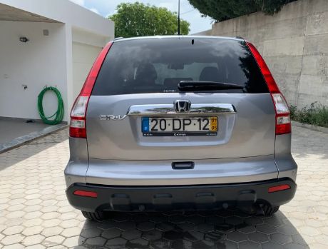 Honda CR-V • 2007 • 210,000 km 3