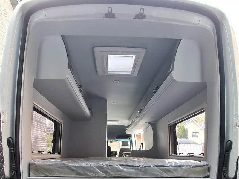 Mercedes-Benz Sprinter • 2019 • 72,000 km 3