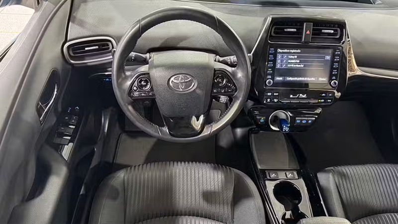 Toyota Prius Plug-in • 2021 • 72,559 km 11