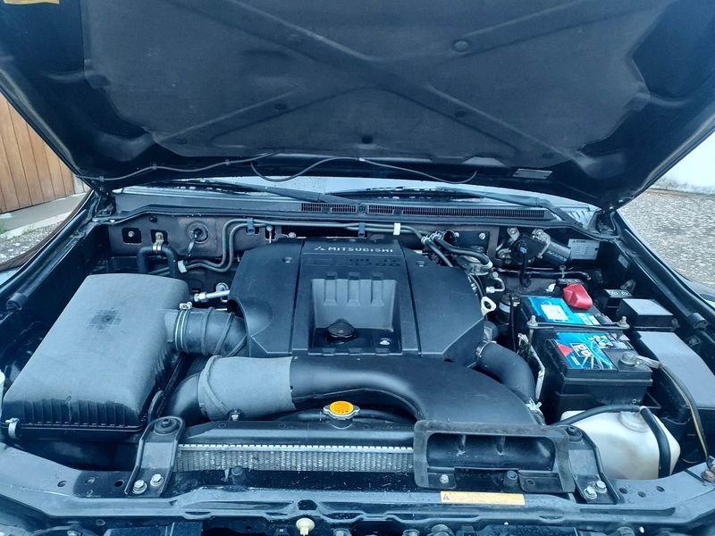 Mitsubishi Pajero • 2005 • 220,000 km 5