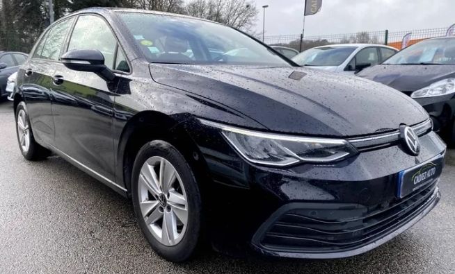 Volkswagen Golf • 2021 • 121,234 km 3