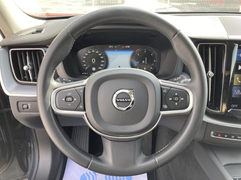 Volvo XC60 • 2020 • 86,212 km 6