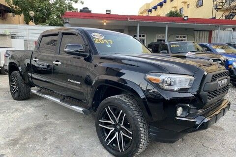 Toyota Tacoma • 2017 • 2,000 km 1