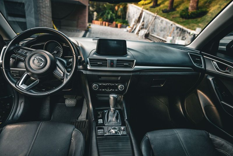 Mazda 3 • 2019 • 52,606 km 3