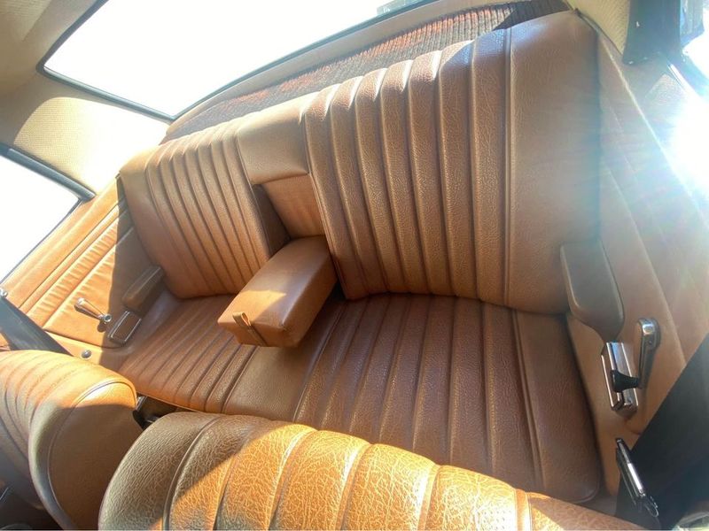 Mercedes-Benz 200 - 300 • 1972 • 49,000 km 6