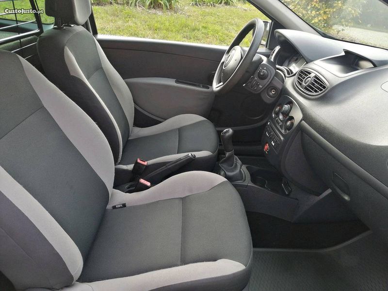 Renault Clio • 2010 • 450,000 km 3