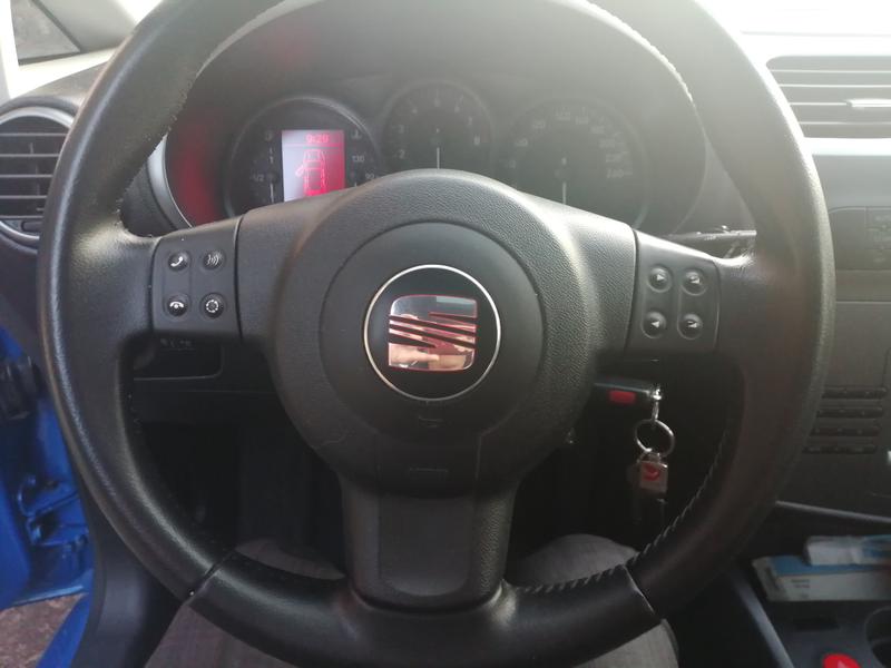 Seat Leon • 2009 • 32,000 km 1