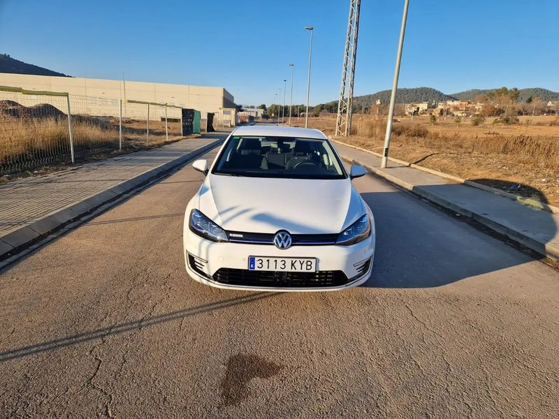 Volkswagen e-Golf • 2019 • 26,000 km 4