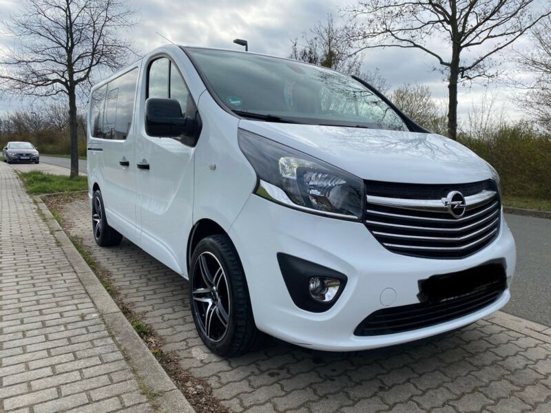 Opel Vivaro • 2018 • 104,000 km 1