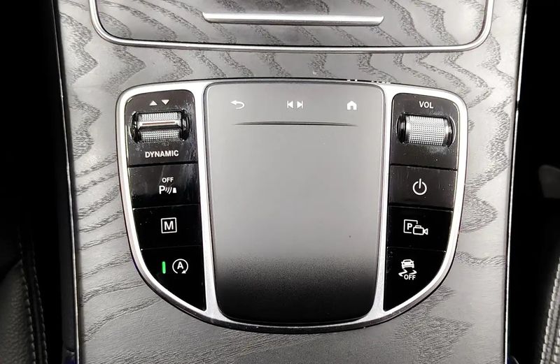 Mercedes-Benz GLC-Class • 2022 • 57,352 km 13