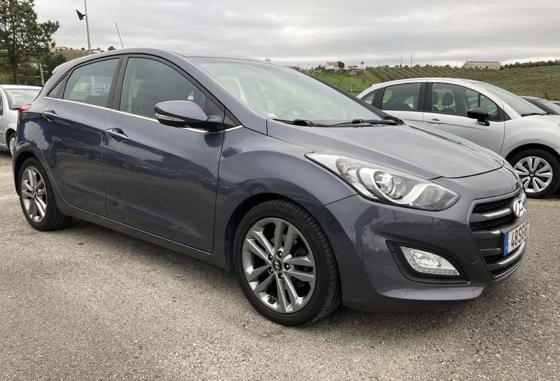 Hyundai Ioniq Hybrid • 2016 • 209,600 km 2