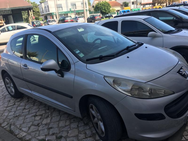 Peugeot 207 • 2008 • 218,000 km 2