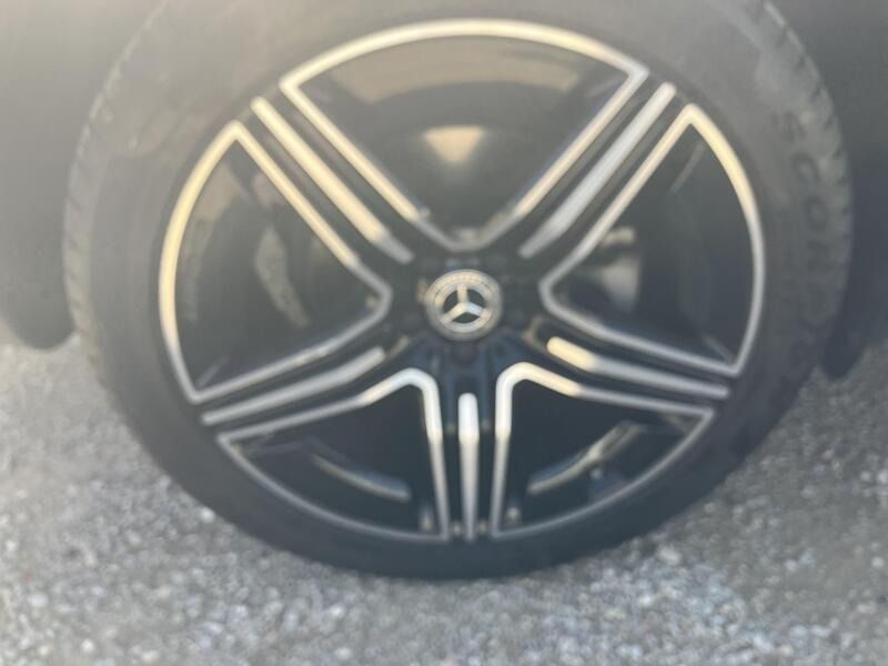 Mercedes-Benz GLC • 2023 • 74,489 km 4