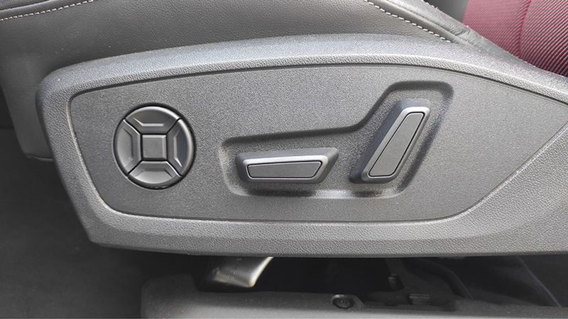 Audi Q3 • 2023 • 12,679 km 11