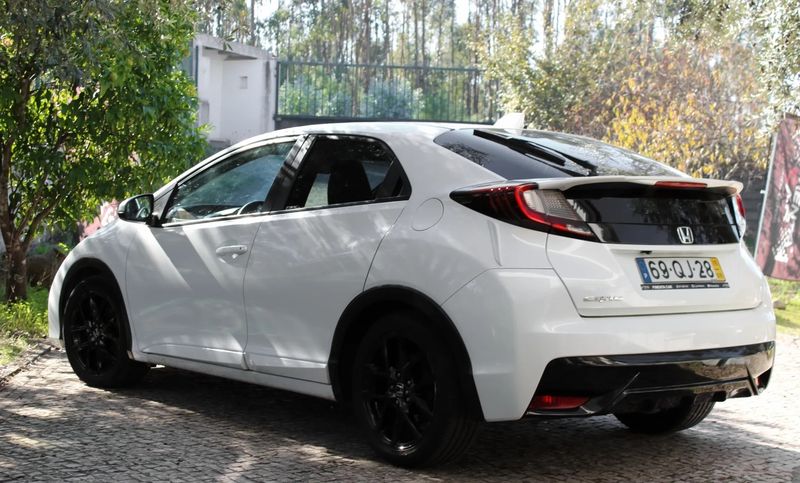 Honda Civic • 2015 • 135,000 km 5