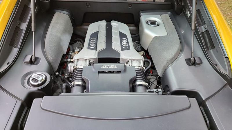 Audi R8 • 2007 • 60,000 km 7