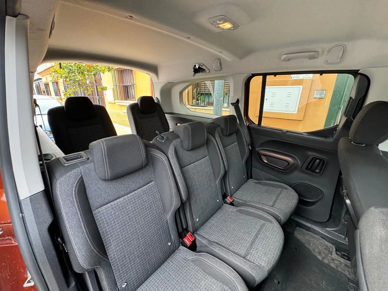 Peugeot 5008 • 2021 • 48,800 km 3