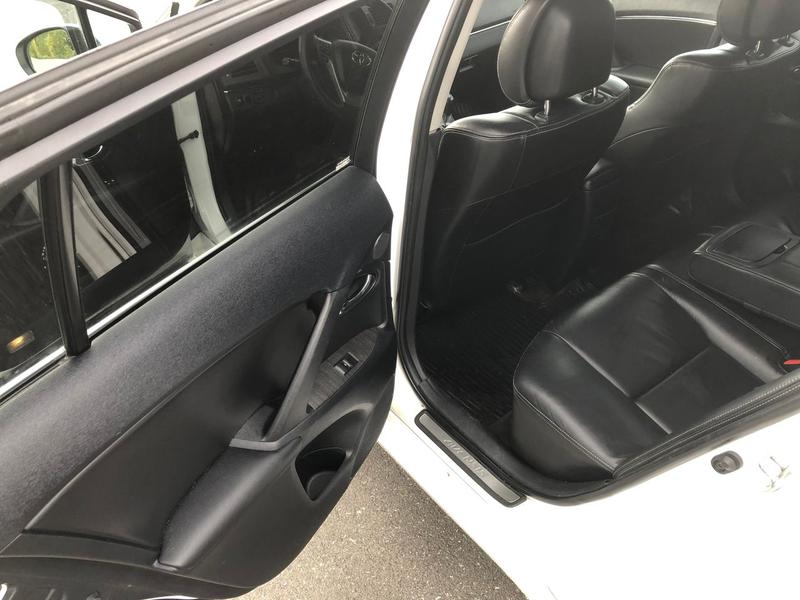 Toyota Avensis • 2010 • 28,500 km 5