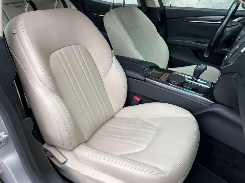 Maserati Ghibli • 2014 • 107,000 km 9