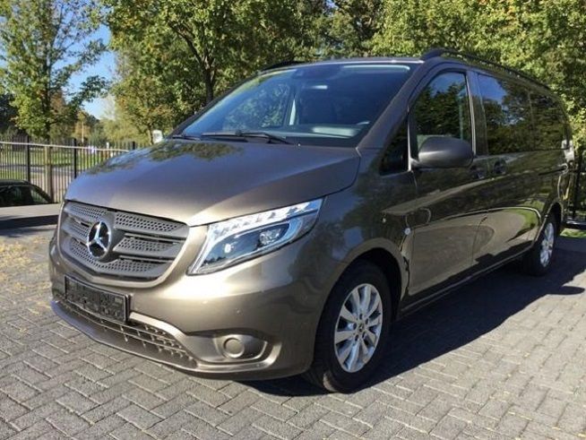 Mercedes-Benz 210 Van • 2018 • 142,000 km 1