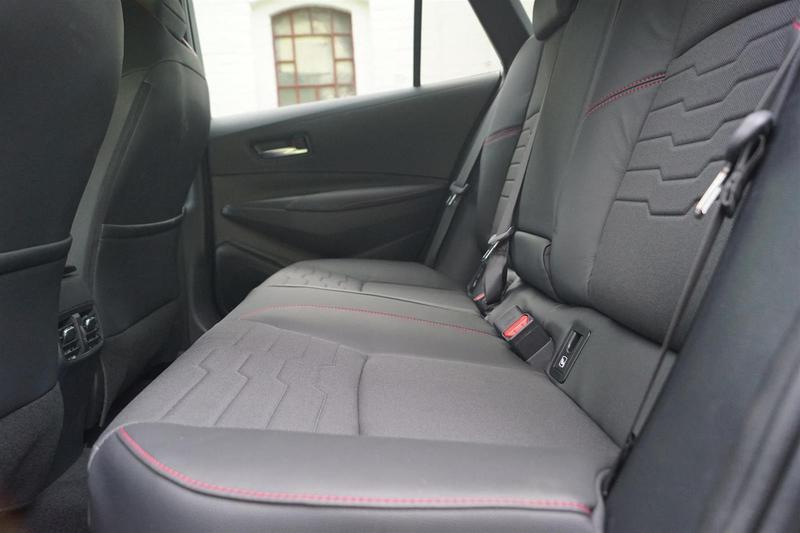 Toyota Corolla • 2019 • 100 km 6