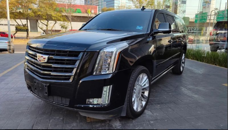 Cadillac Escalade ESV • 2020 • 80,000 km 1