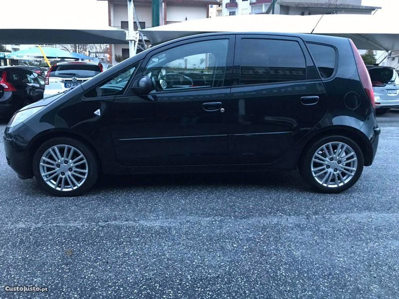 Mitsubishi Colt • 2008 • 130,000 km 2