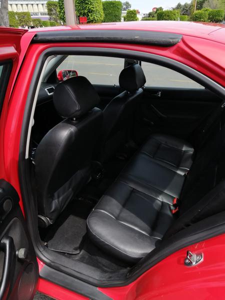 Volkswagen Jetta • 2012 • 86,432 km 8