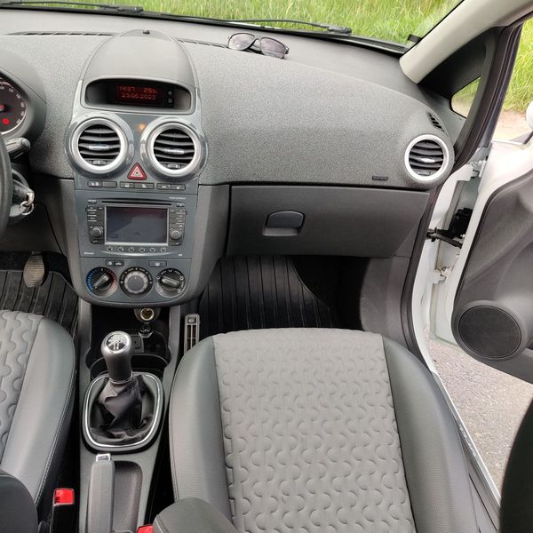 Opel Corsa • 2012 • 85,000 km 5