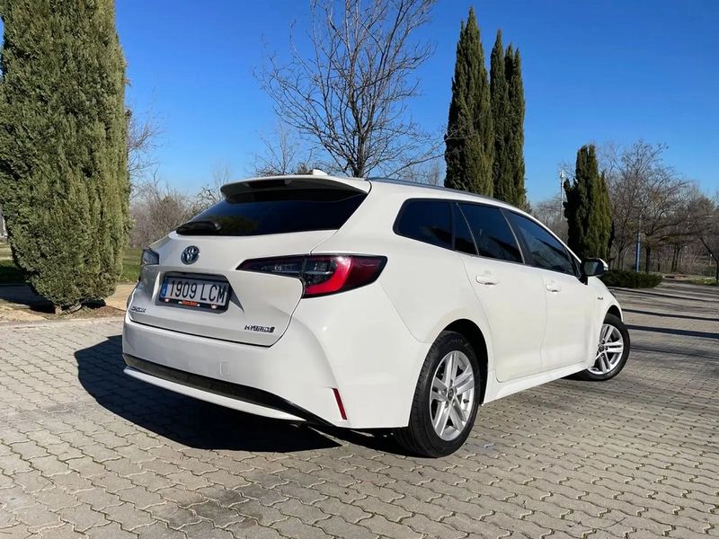 Toyota Corolla Hybrid • 2019 • 143,000 km 4