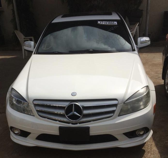 Mercedes-Benz 200 - 300 • 2009 • 160,000 km 7