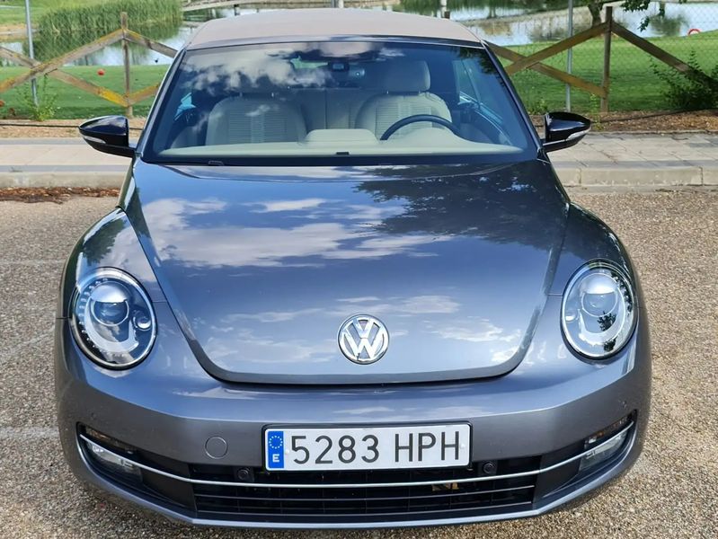 Volkswagen Beetle Convertible • 2013 • 509,800 km 1