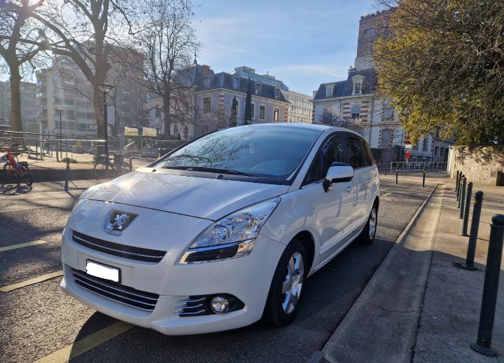 Peugeot 5008 • 2011 • 126,000 km 3