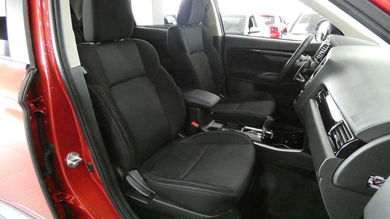 Mitsubishi Outlander • 2019 • 17,586 km 12