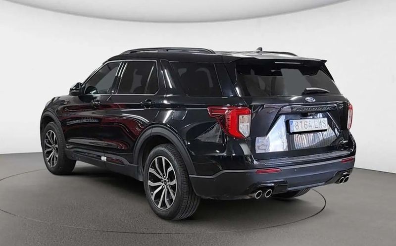 Ford Explorer • 2021 • 100,200 km 2