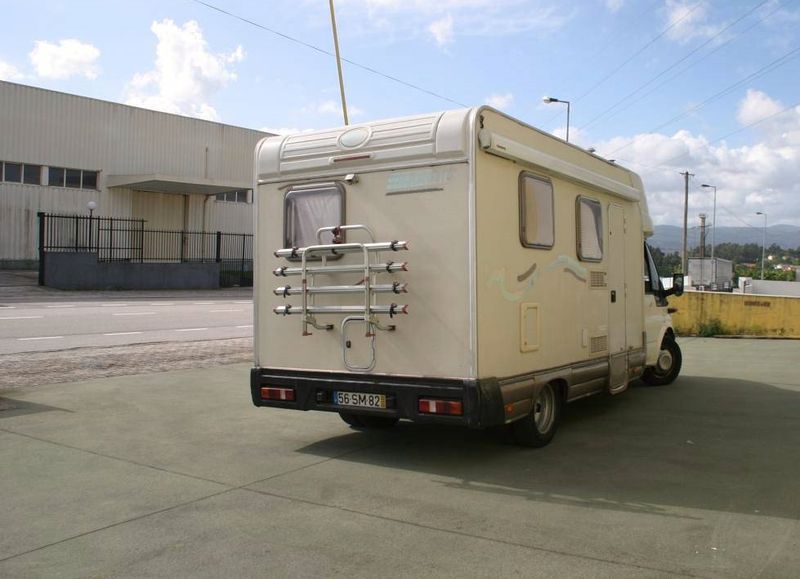 Ford Transit • 2002 • 200,000 km 2