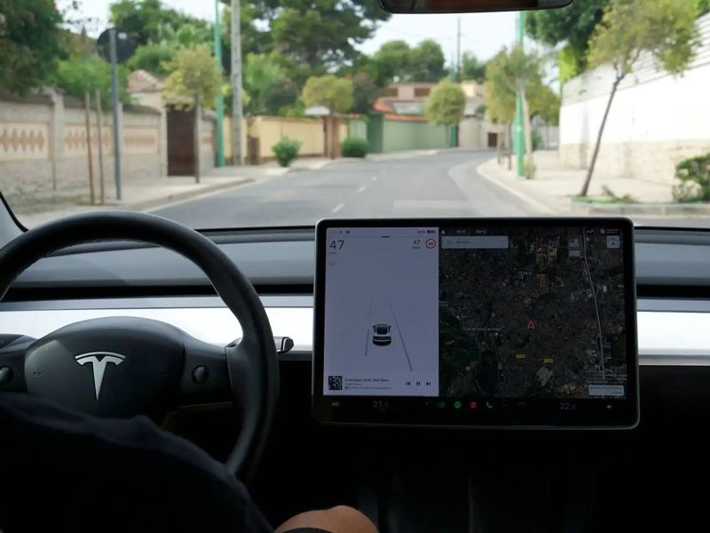 Tesla Model 3 • 2021 • 122,000 km 3