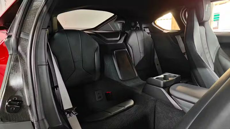 BMW i8 • 2016 • 69,497 km 27
