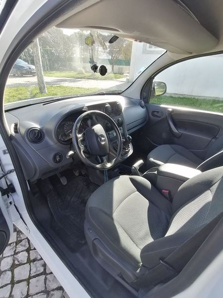 Mercedes-Benz 310 Van • 2012 • 80,000 km 3